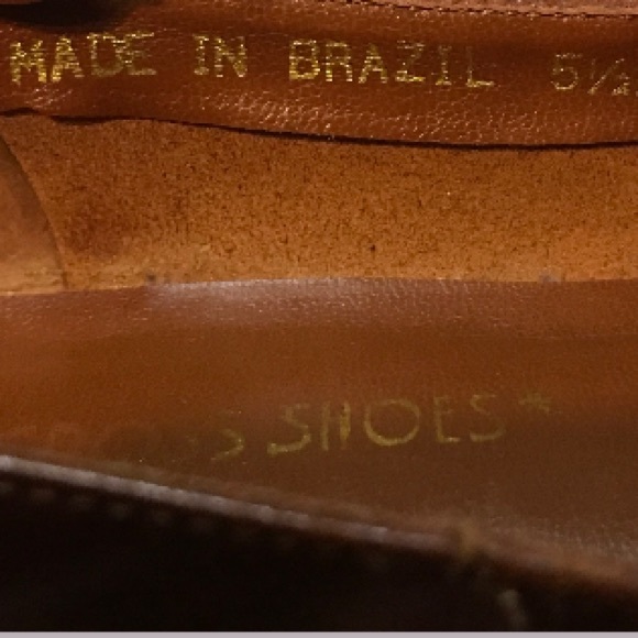 VTG RED CROSS LEATHER FLATS - Picture 9 of 13